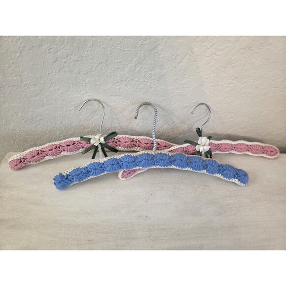 Vintage Handmade Granny Crocheted Wooden Hangers Pink and Blue Lot of 3 - Picture 4 of 16